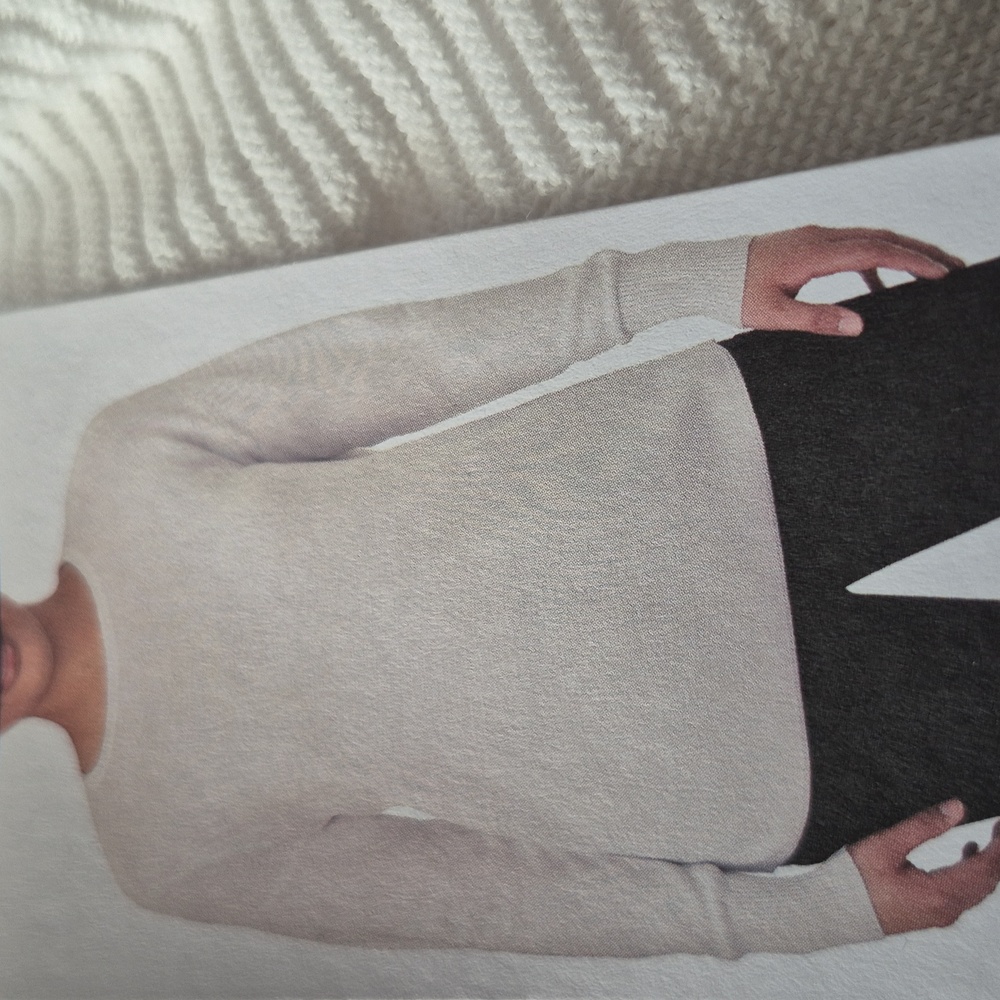 L: 🤍Kersh Long Sleeve Sweater